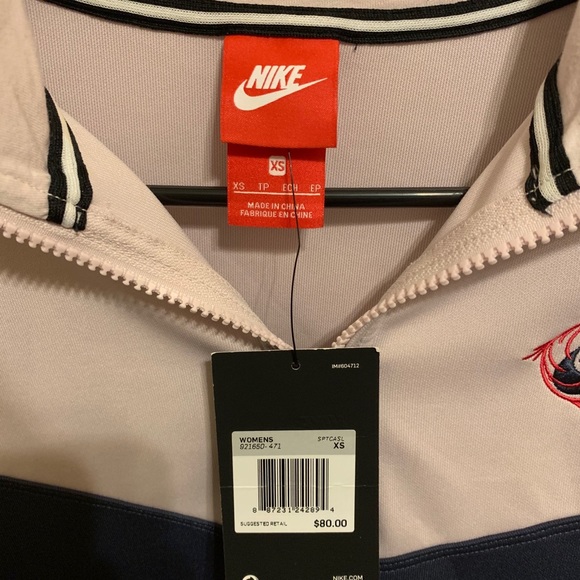 Nike Floral woman’s Xtra small pullover - Picture 3 of 3